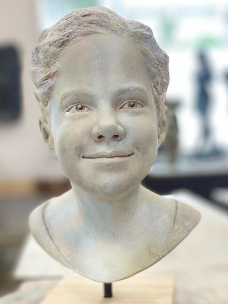 Plâtre patiné d'après modelage en argile. Axelle Perret, Toulouse.
Création d'un portrait d'après un modèle vivant.