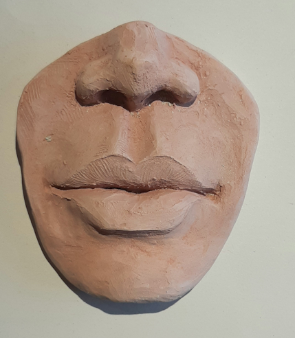 Travail sur bouche et nez dans un cours de sculpture sur terre par thème.
Axelle Perret, Toulouse.